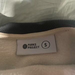 Green and sand color block Yosemite crew neck.